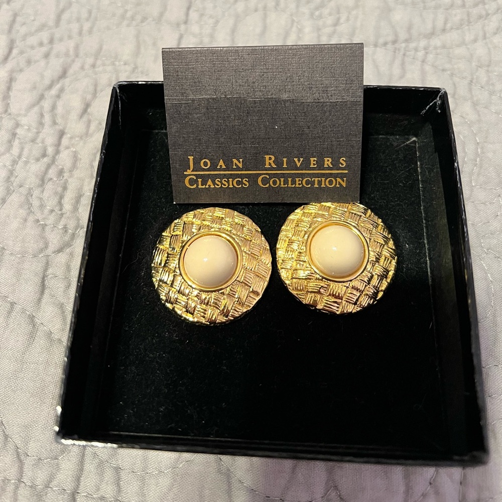 Vintage Joan Rivers gold tone clip-on earrings.